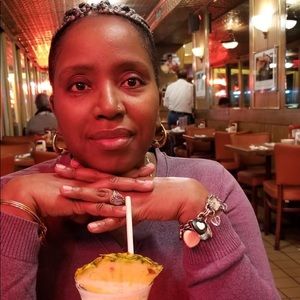 Meet your Posher, Denese